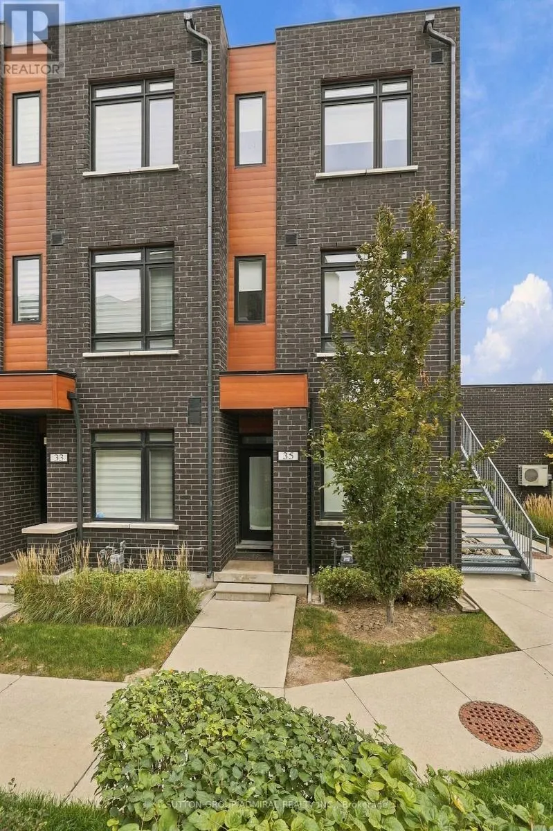 35 - 370 RED MAPLE ROAD