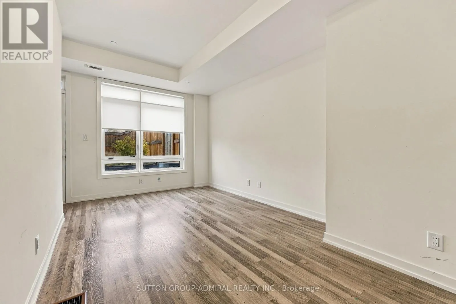 35 - 370 RED MAPLE ROAD