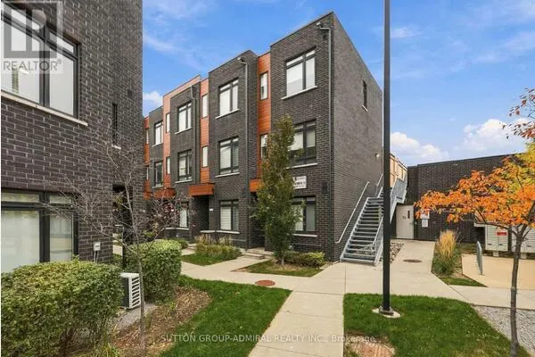 35 - 370 RED MAPLE ROAD