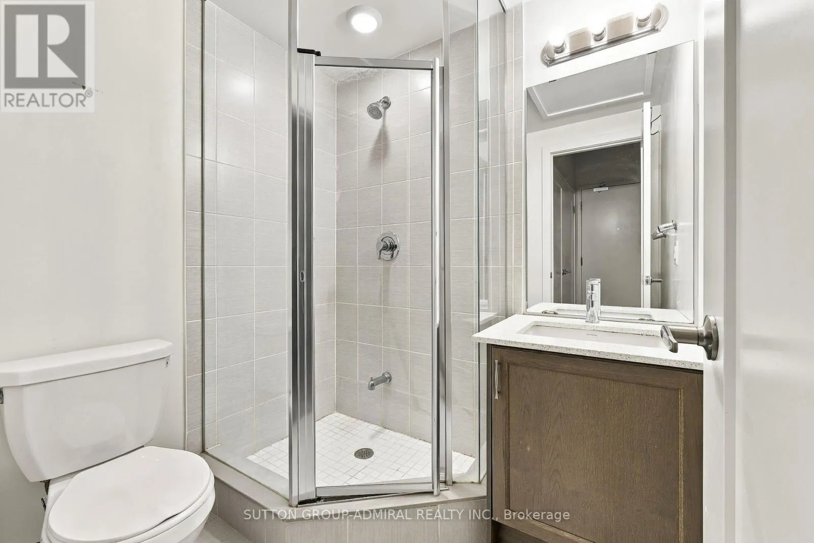 35 - 370 RED MAPLE ROAD