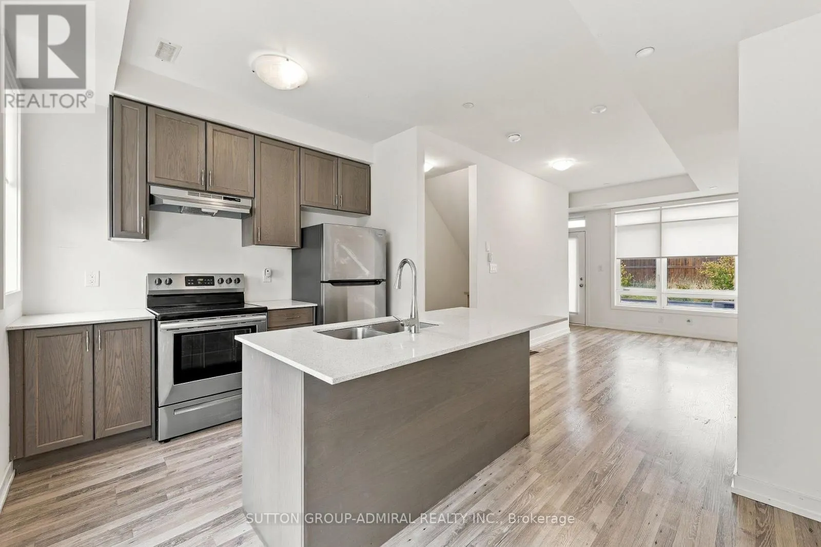35 - 370 RED MAPLE ROAD