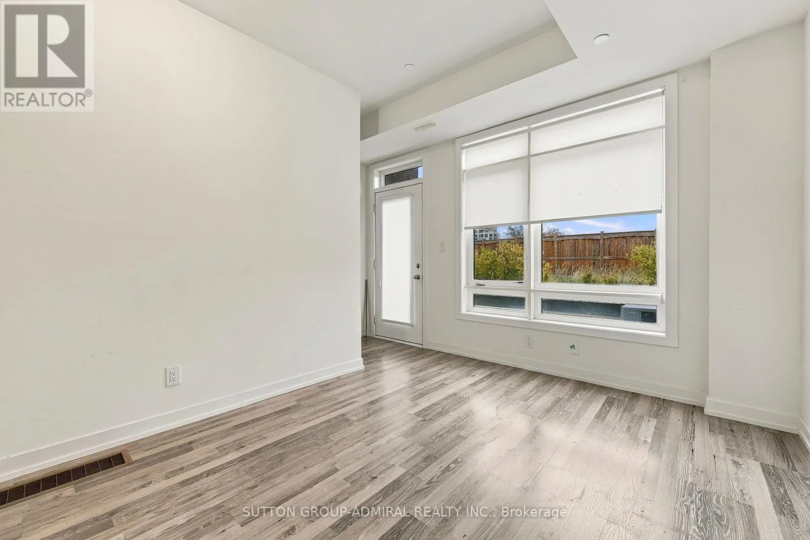 35 - 370 RED MAPLE ROAD