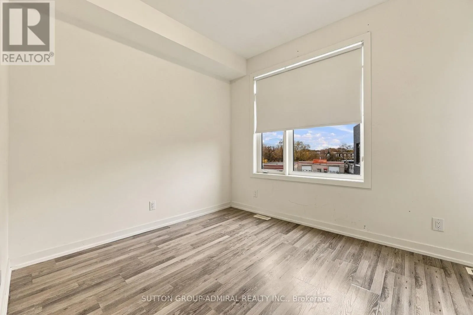 35 - 370 RED MAPLE ROAD