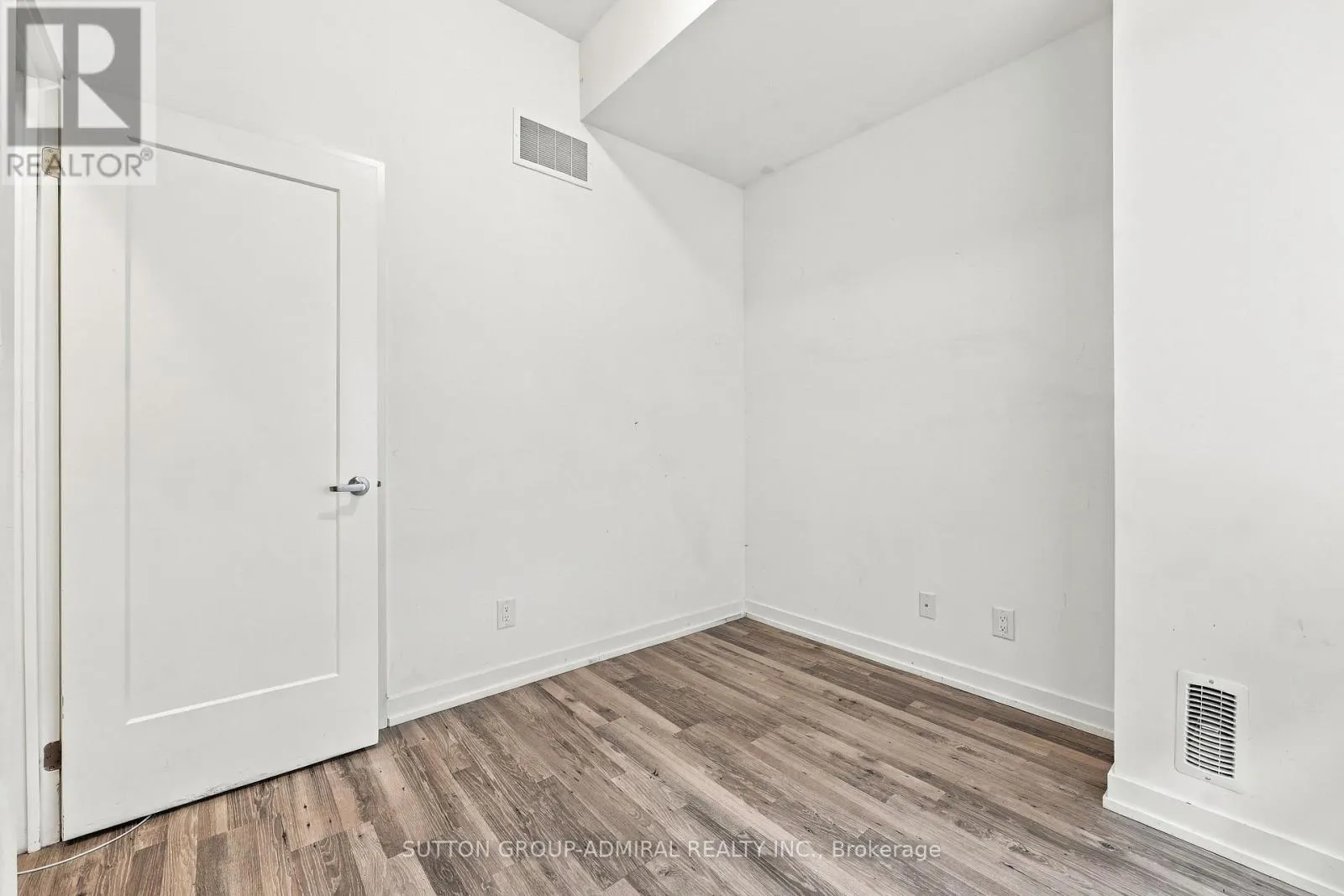 35 - 370 RED MAPLE ROAD