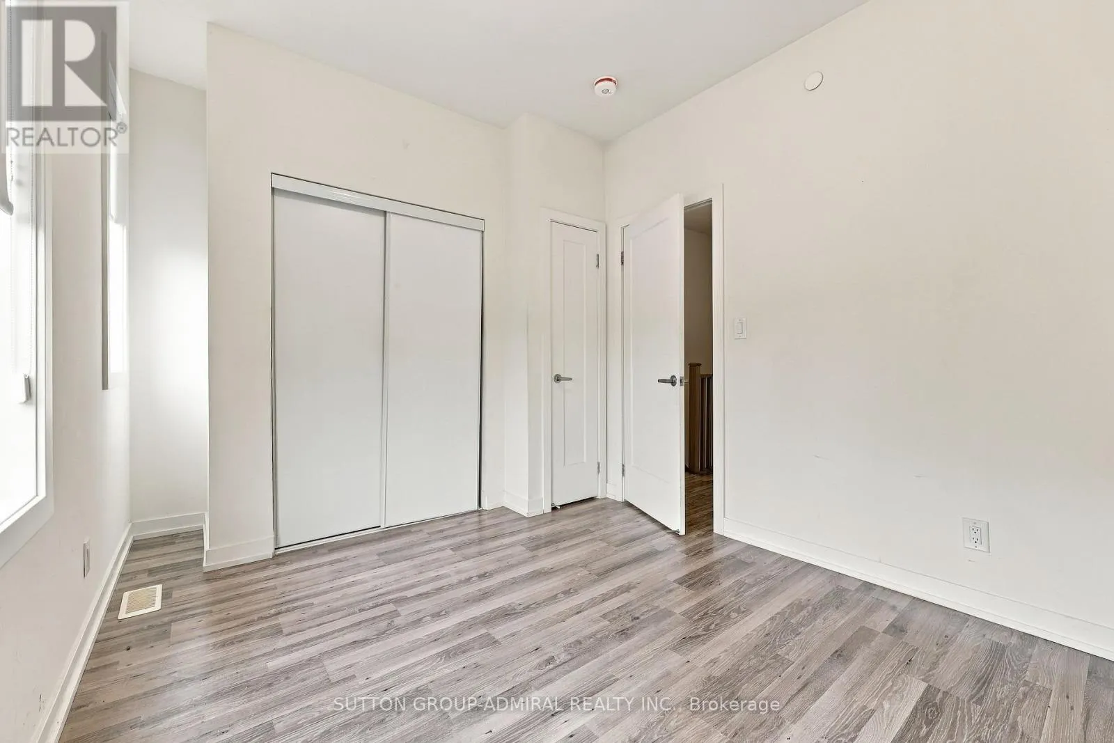 35 - 370 RED MAPLE ROAD