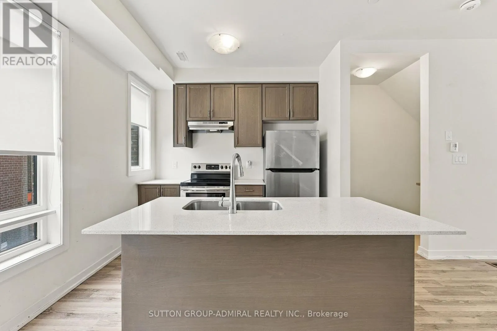 35 - 370 RED MAPLE ROAD