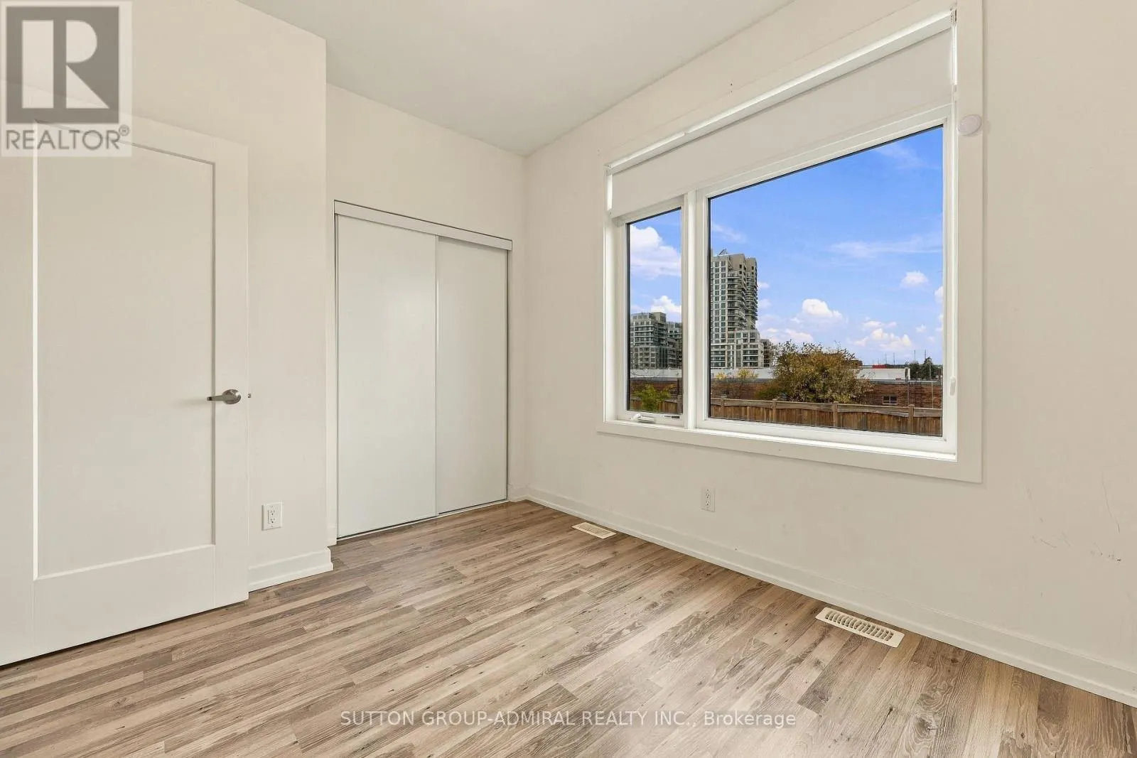 35 - 370 RED MAPLE ROAD