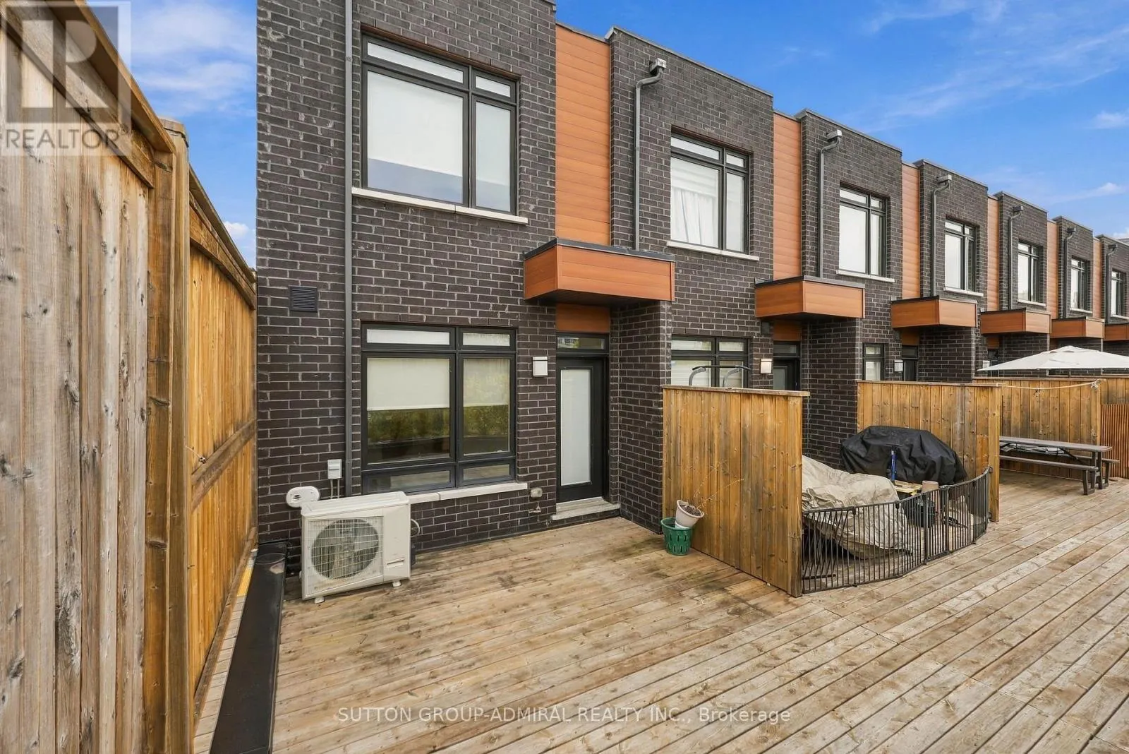 35 - 370 RED MAPLE ROAD