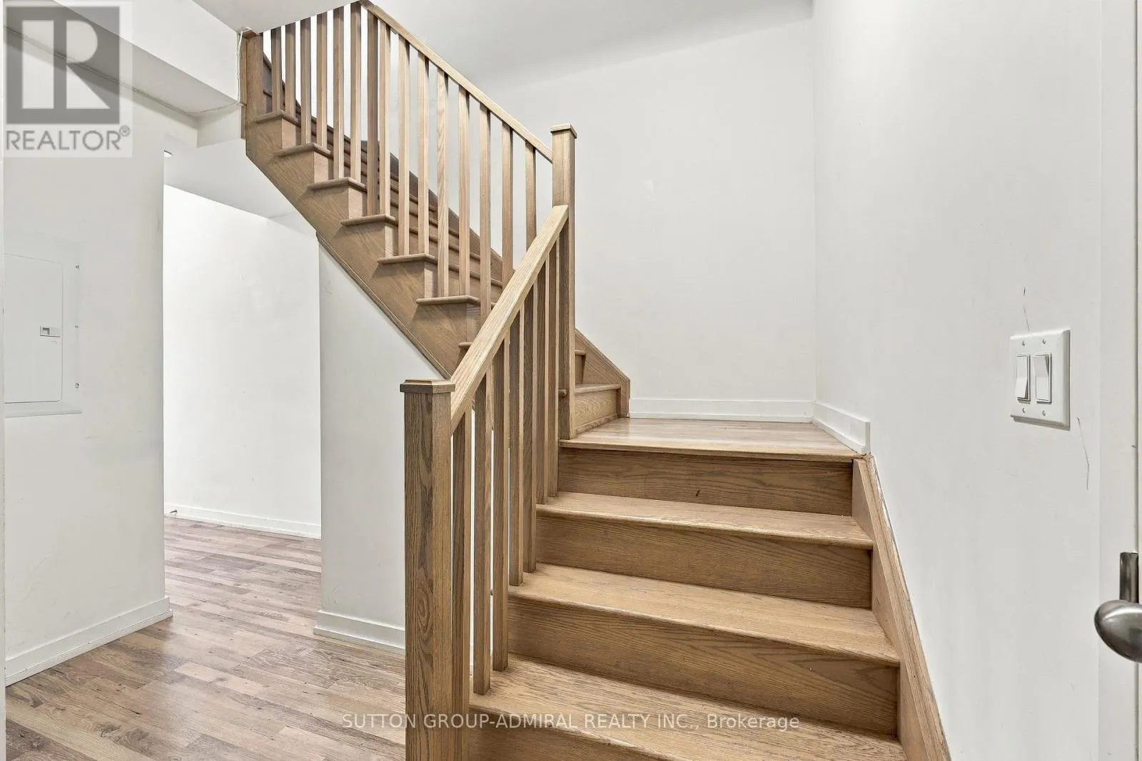 35 - 370 RED MAPLE ROAD