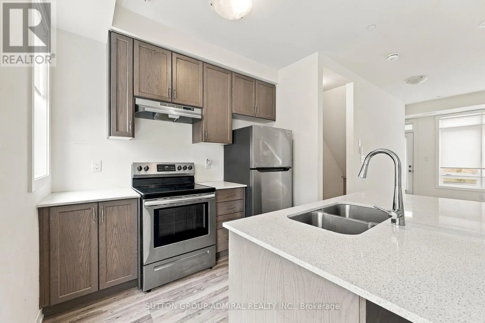 35 - 370 RED MAPLE ROAD