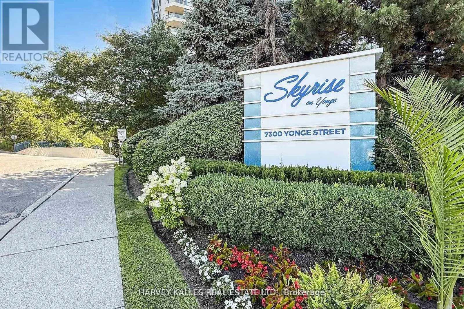 311 - 7300 YONGE STREET