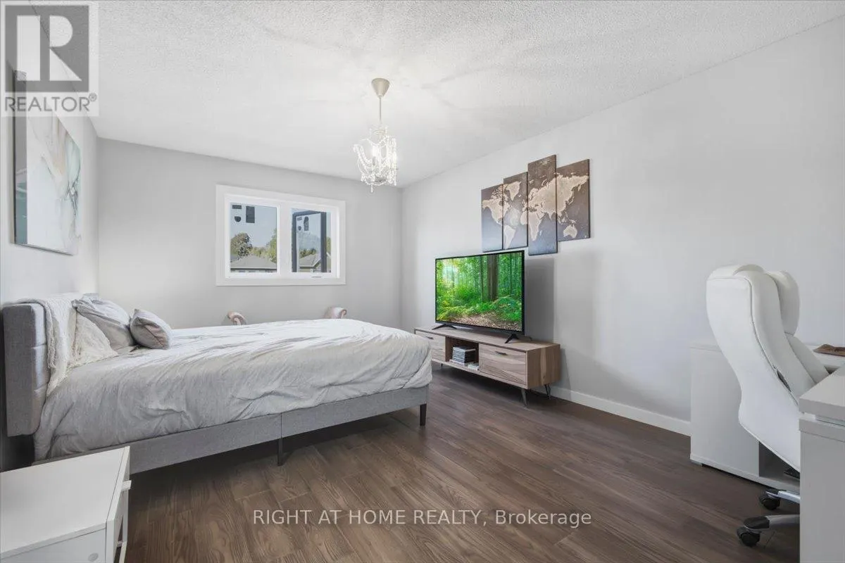 31 SUNBIRD BOULEVARD