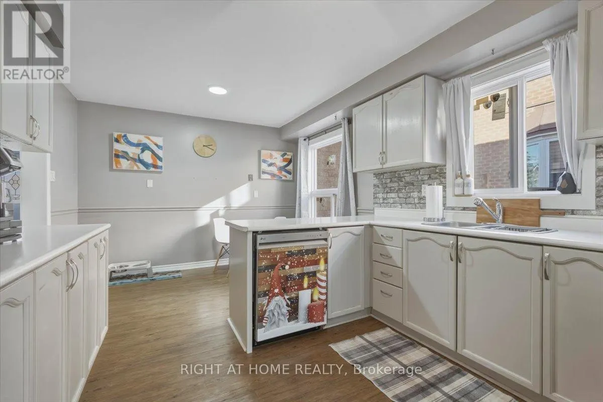 31 SUNBIRD BOULEVARD