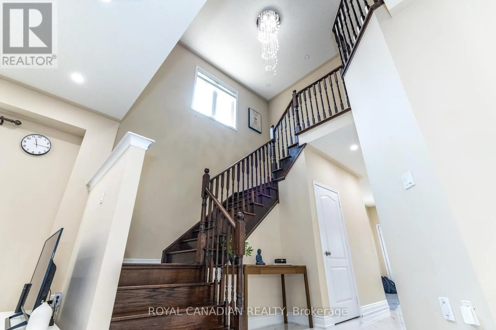 213 RICHARDSON CRESCENT