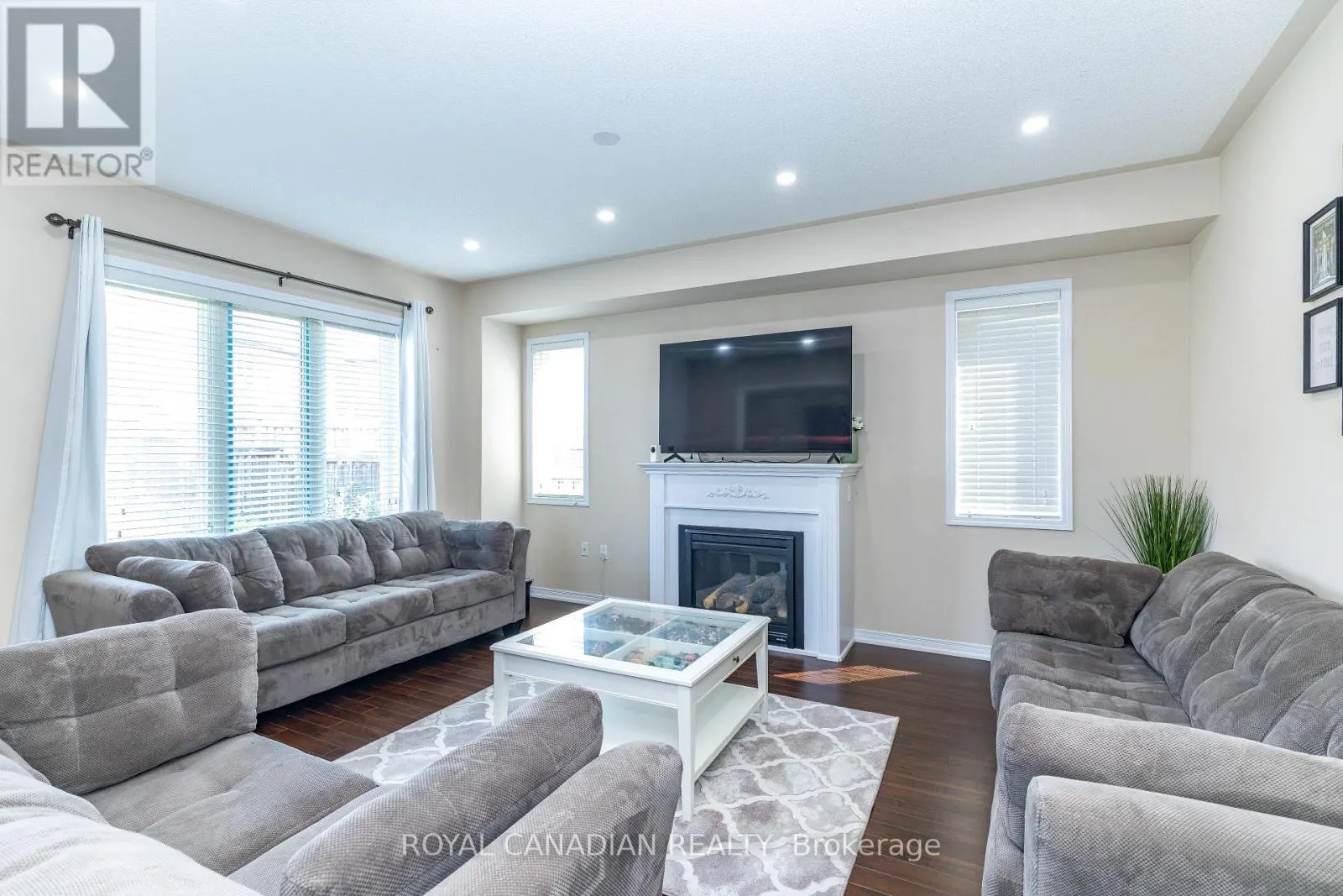 213 RICHARDSON CRESCENT