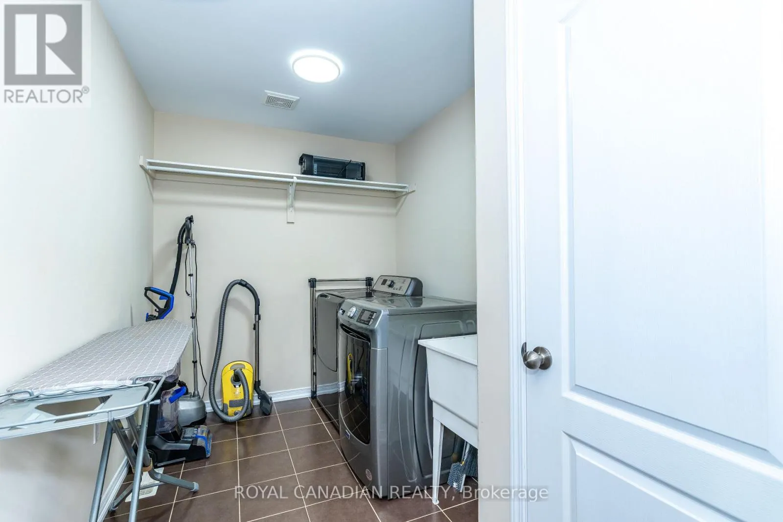 213 RICHARDSON CRESCENT