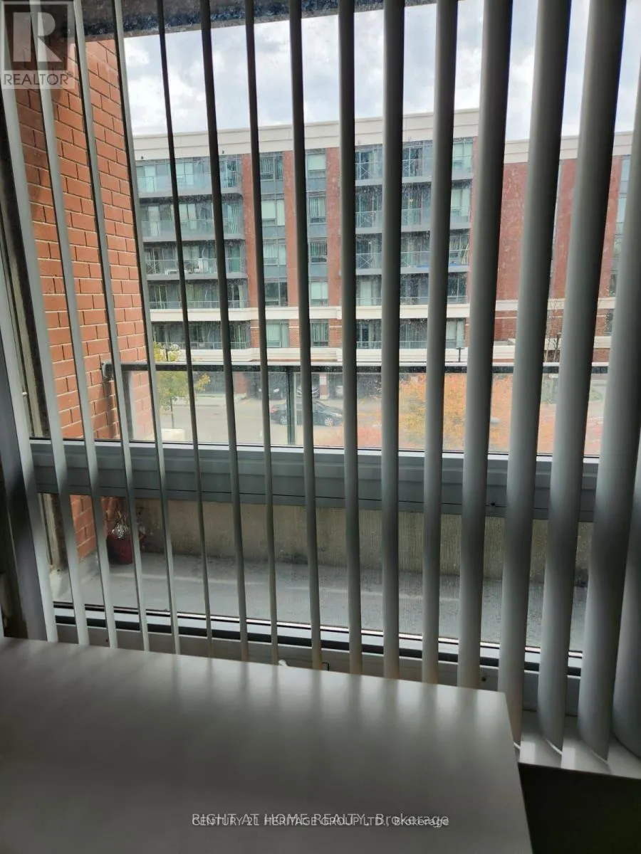 302 - 1 UPTOWN DRIVE