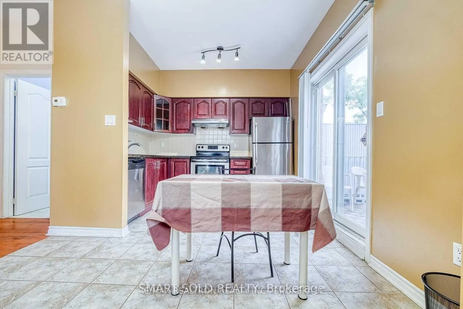 76E LEITCHCROFT CRESCENT