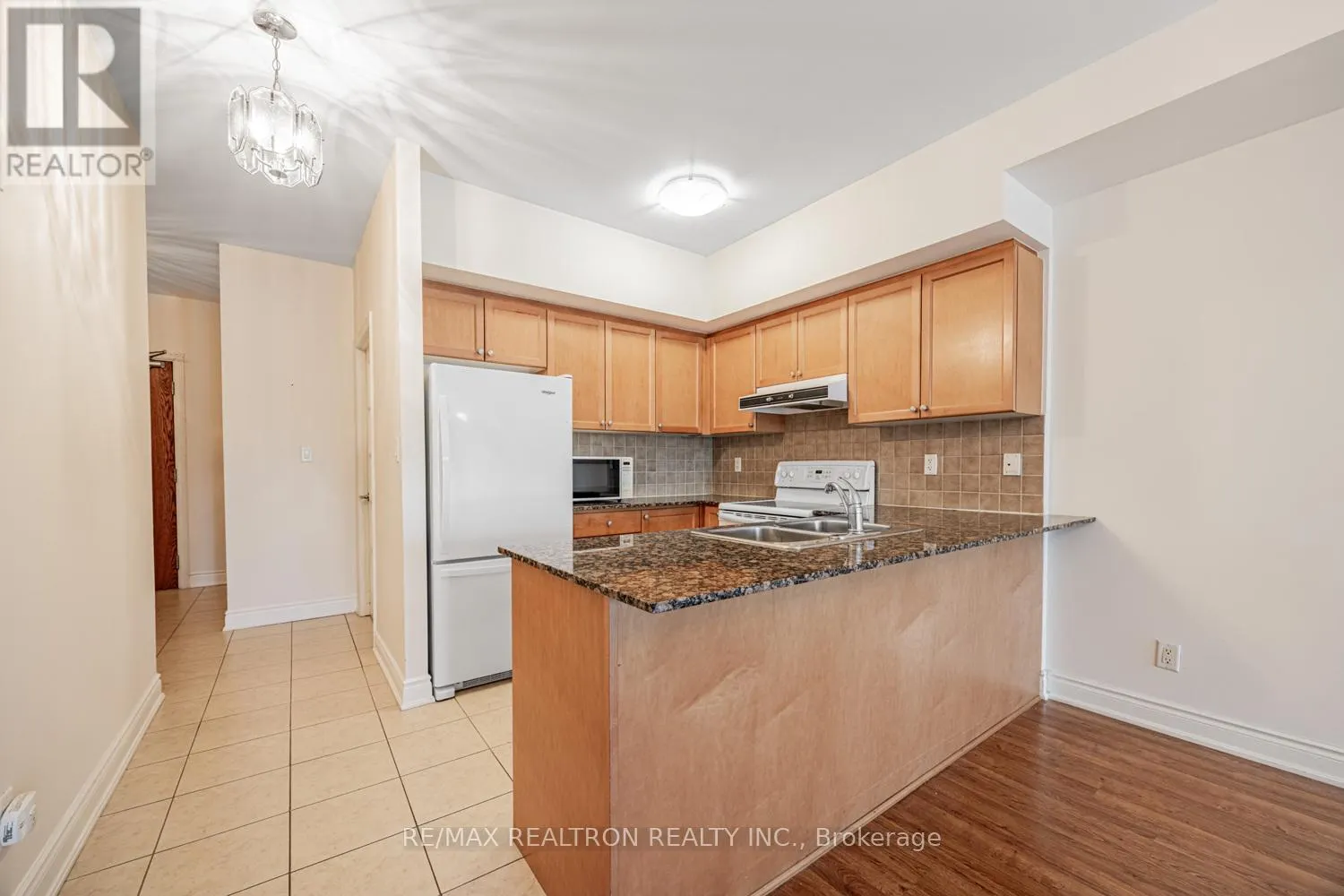 207 - 9901 KEELE STREET