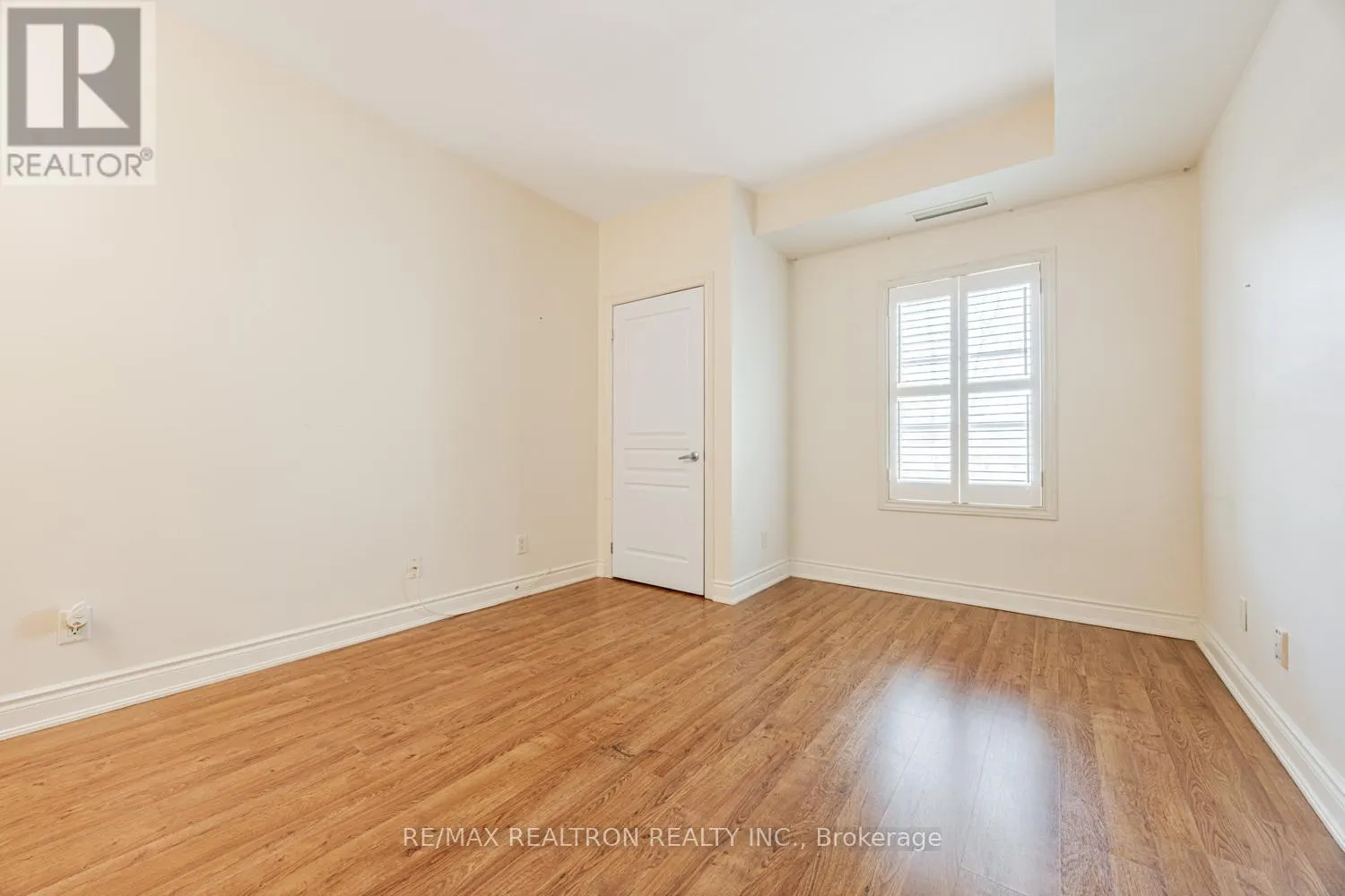 207 - 9901 KEELE STREET