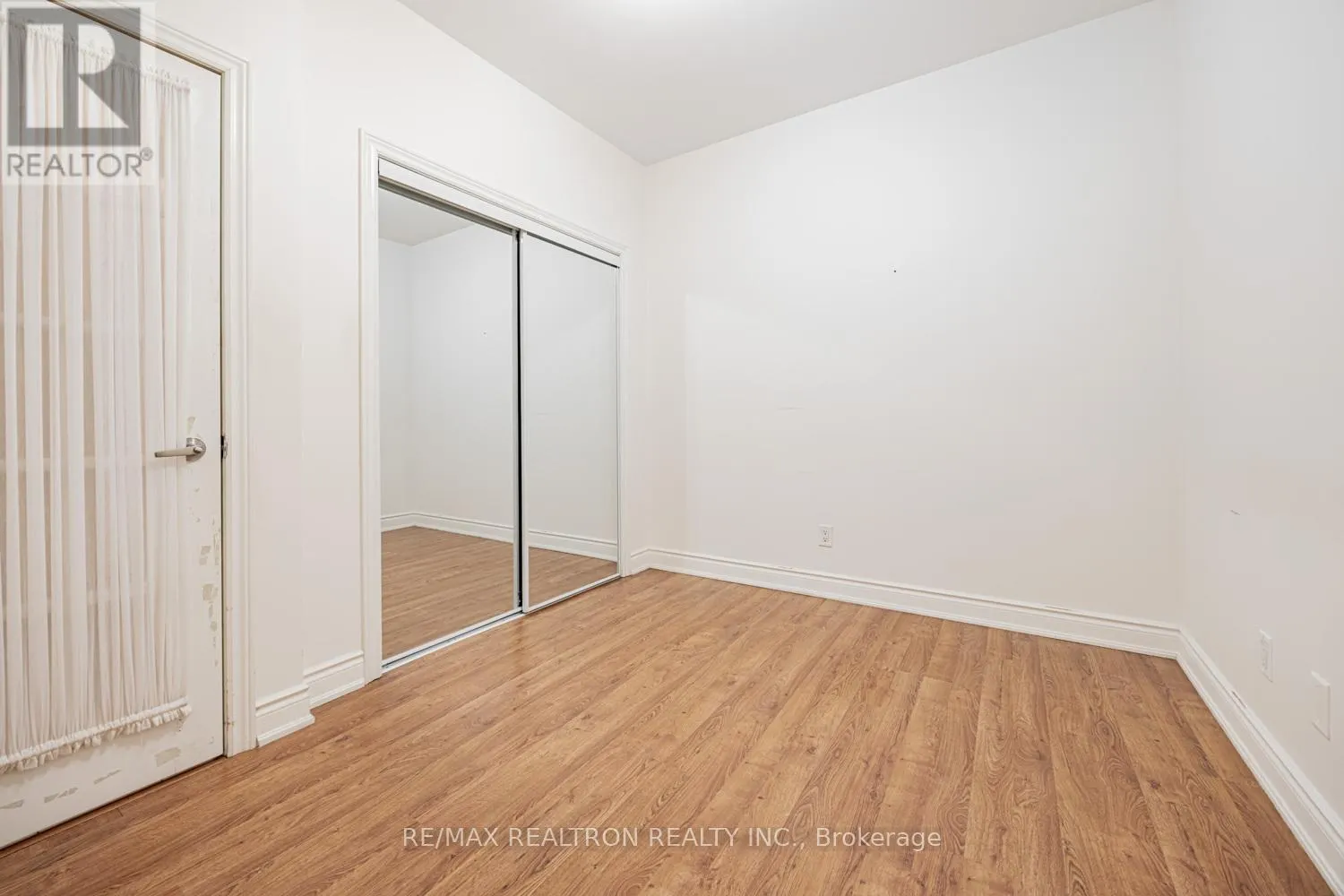 207 - 9901 KEELE STREET