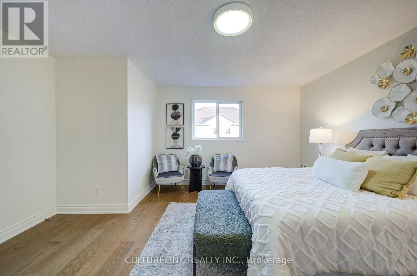 2 HARTWELL PLACE