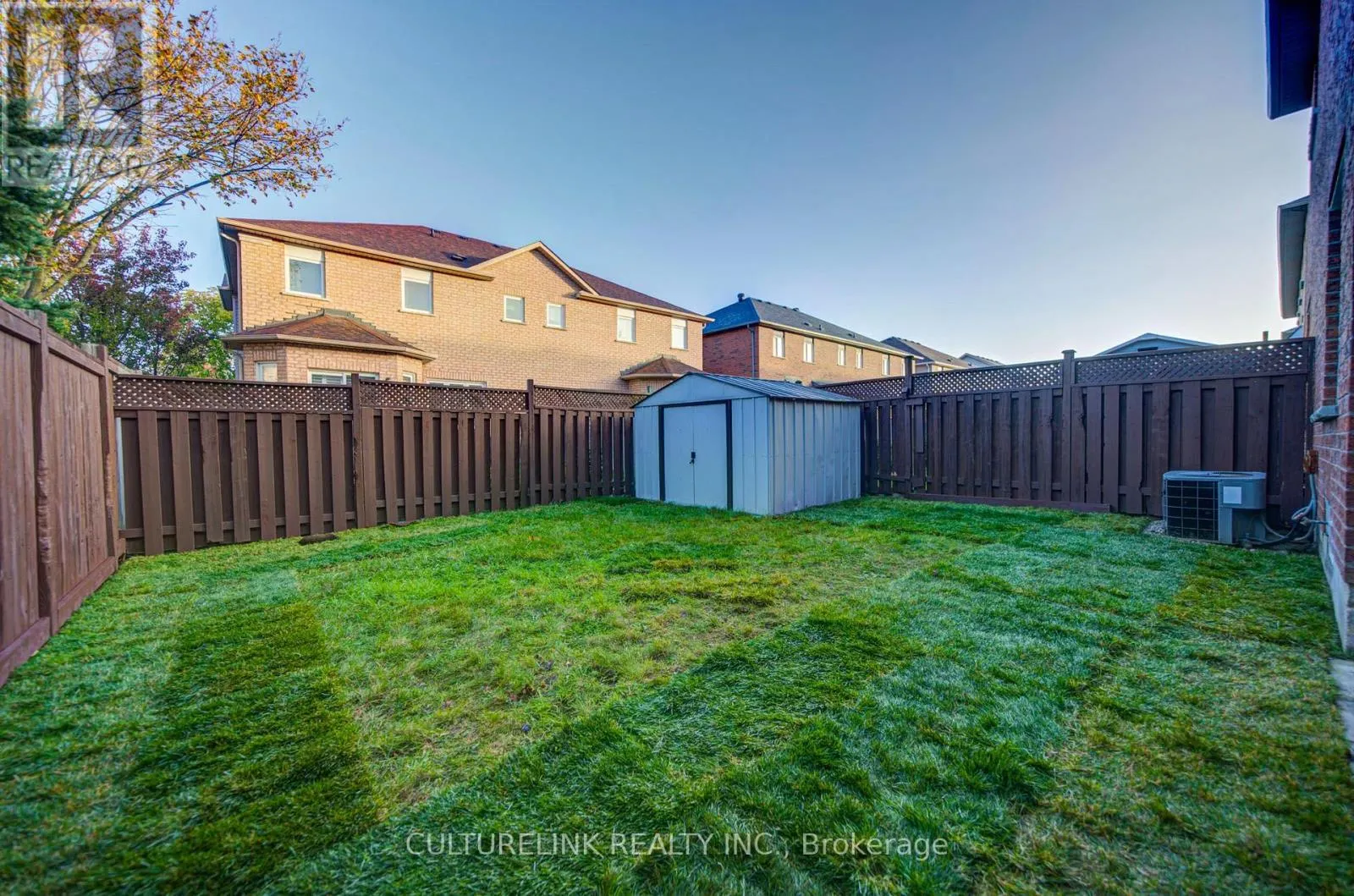 2 HARTWELL PLACE