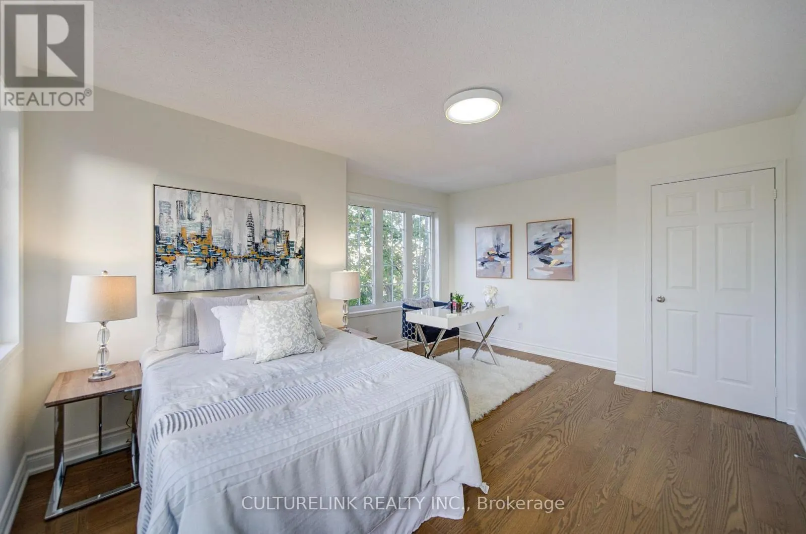 2 HARTWELL PLACE