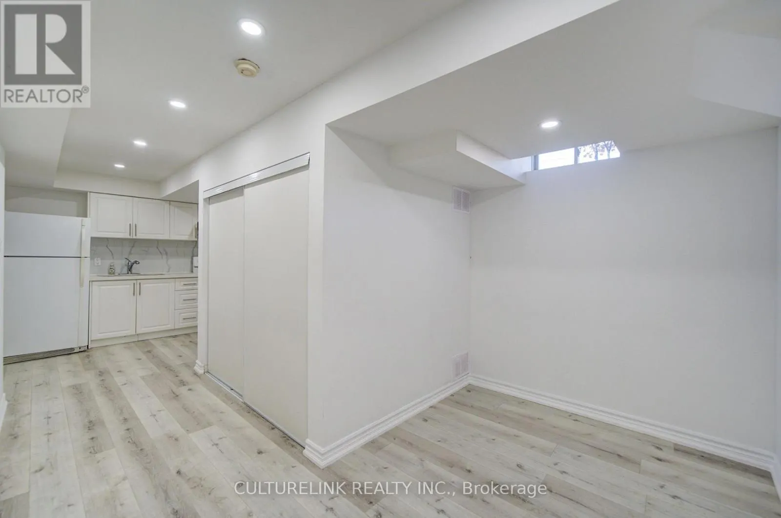 2 HARTWELL PLACE