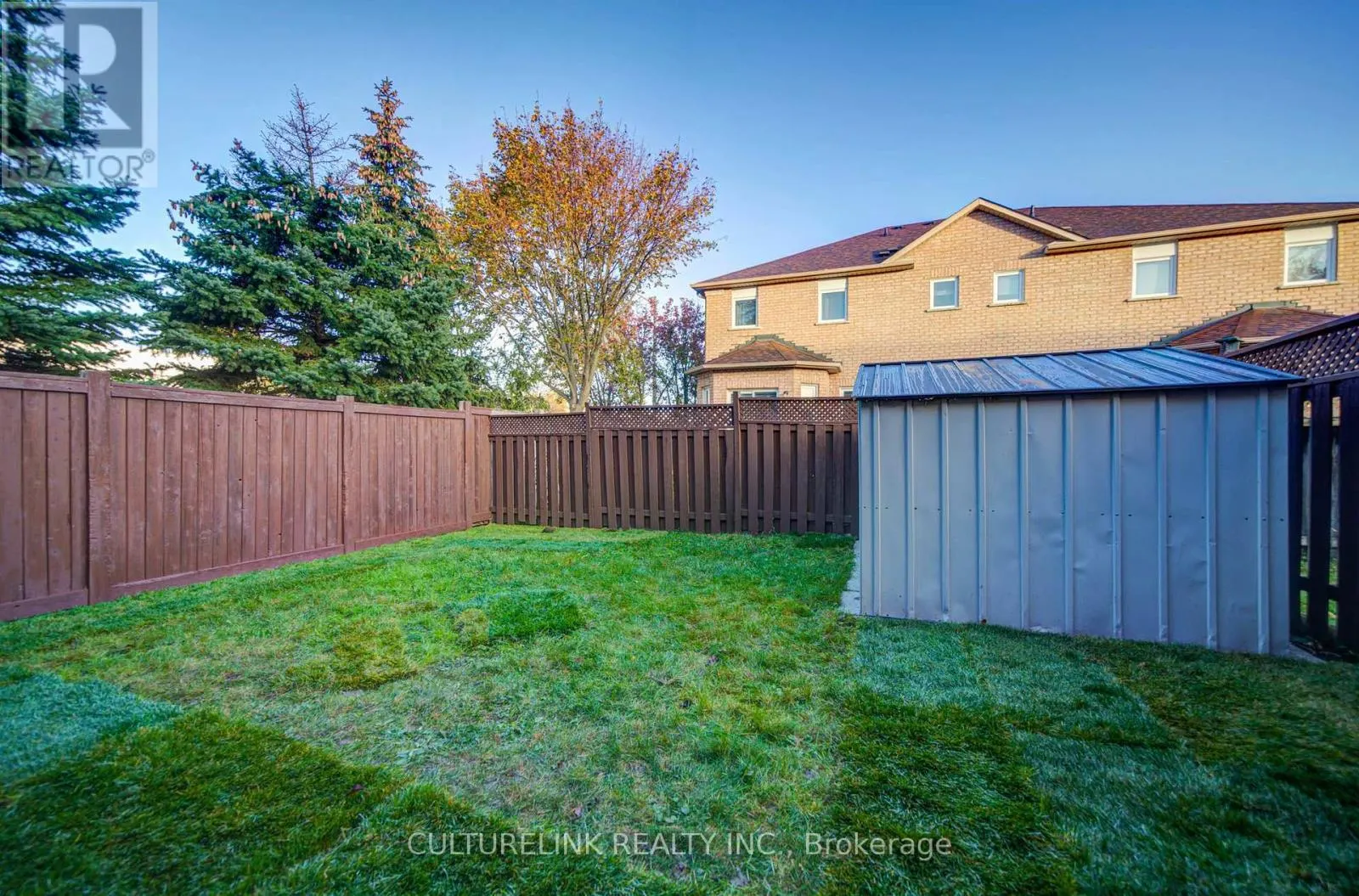 2 HARTWELL PLACE