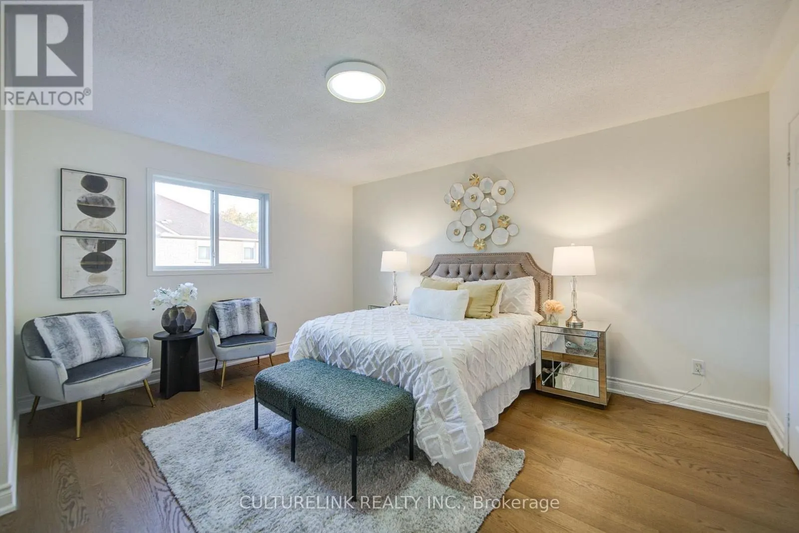 2 HARTWELL PLACE