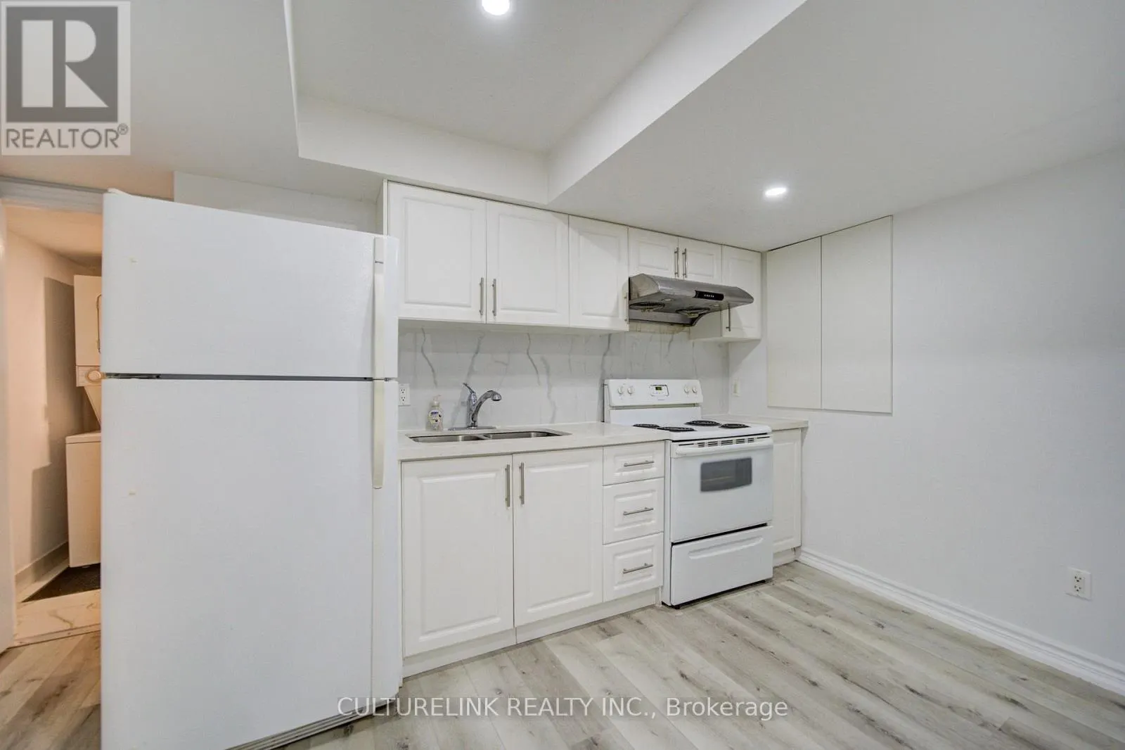 2 HARTWELL PLACE