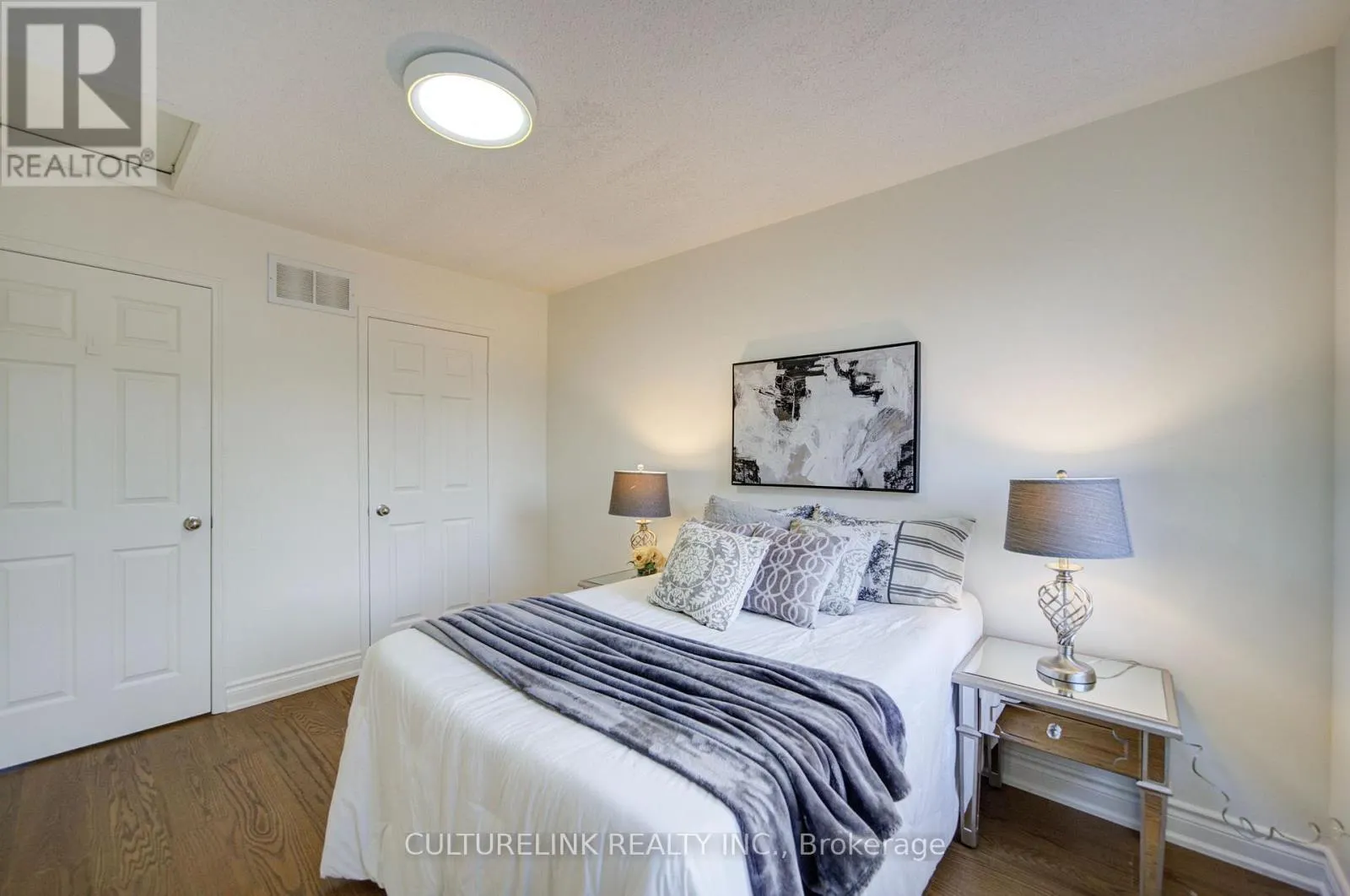 2 HARTWELL PLACE