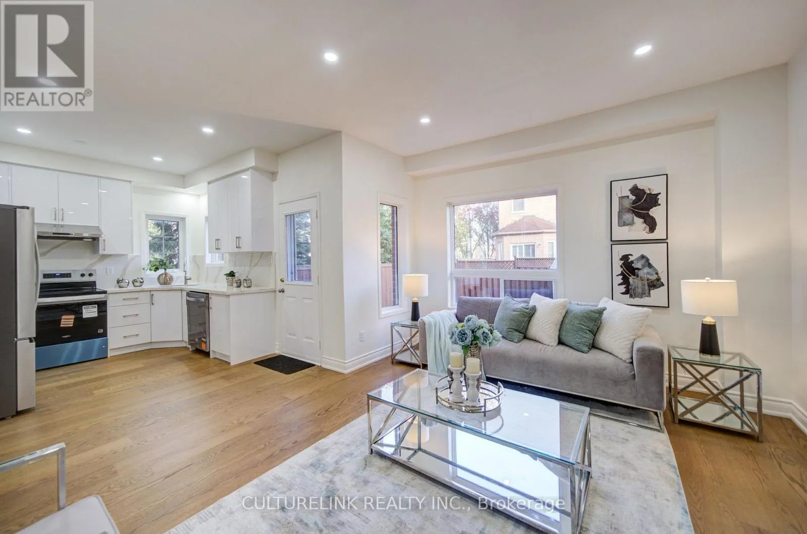 2 HARTWELL PLACE