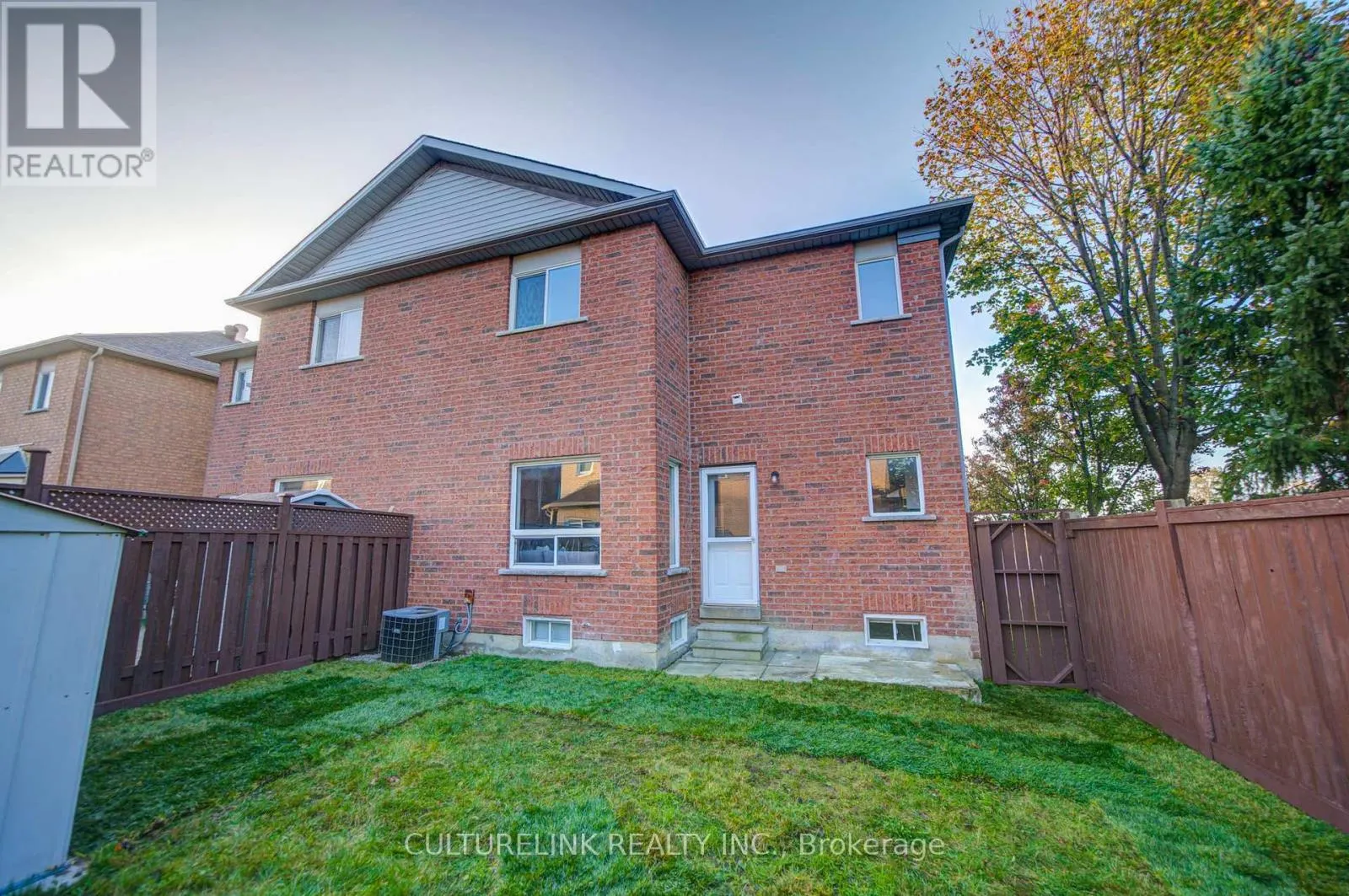 2 HARTWELL PLACE