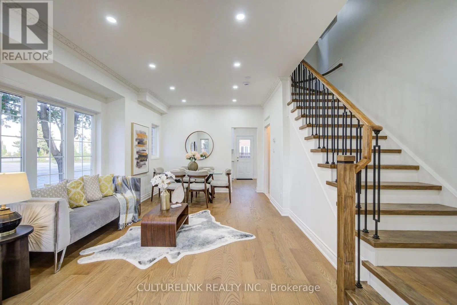 2 HARTWELL PLACE