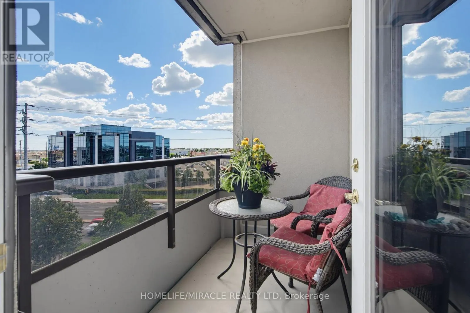 502 - 9225 JANE STREET