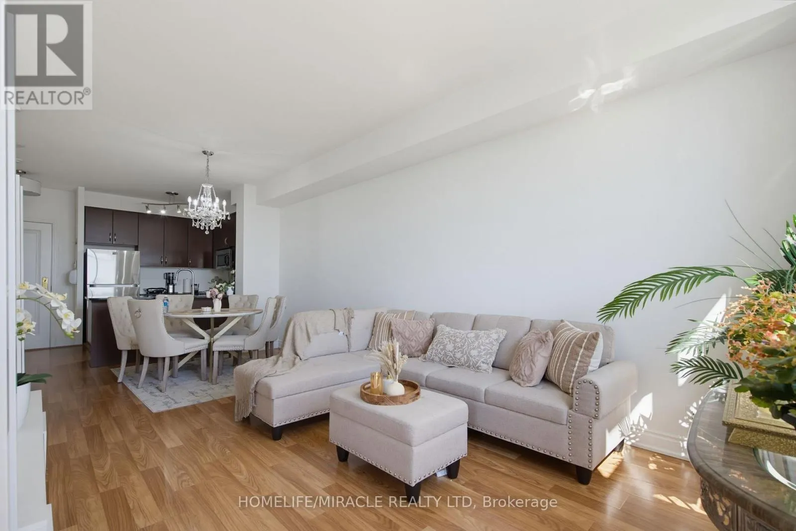 502 - 9225 JANE STREET