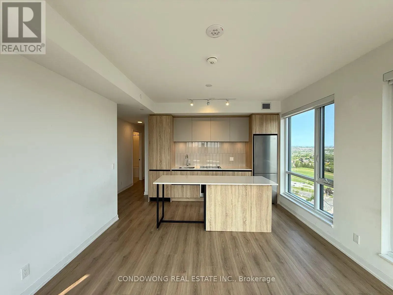 2104 - 7950 BATHURST STREET