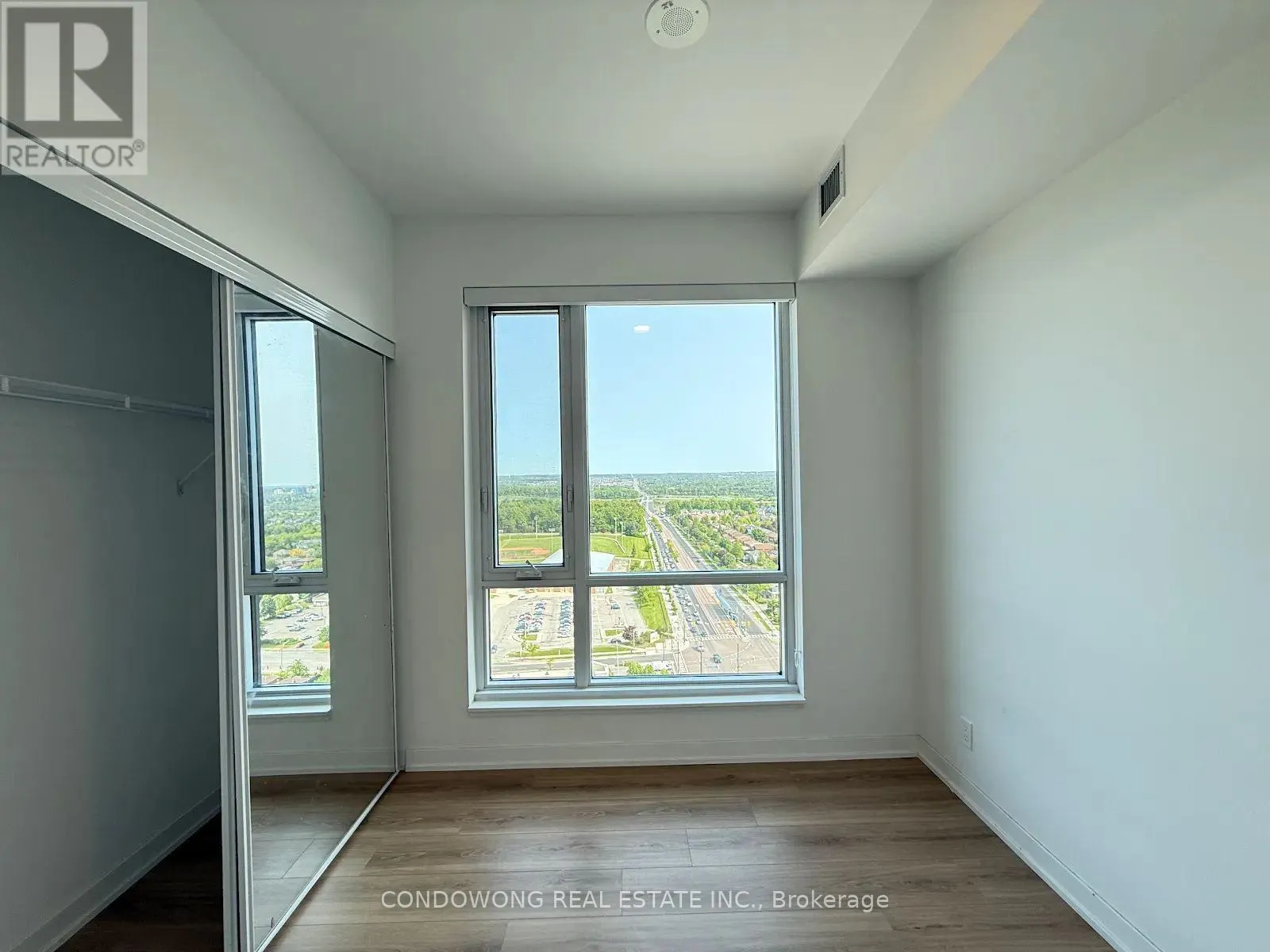 2104 - 7950 BATHURST STREET