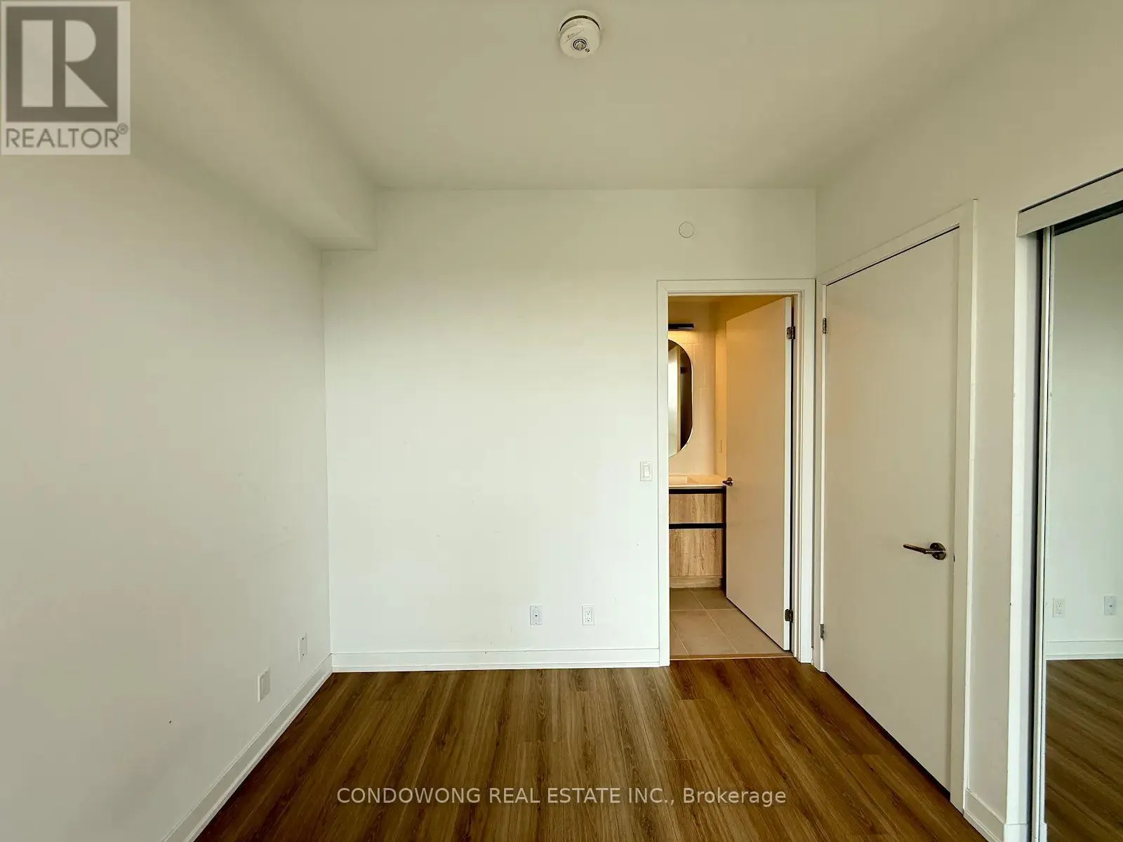2104 - 7950 BATHURST STREET