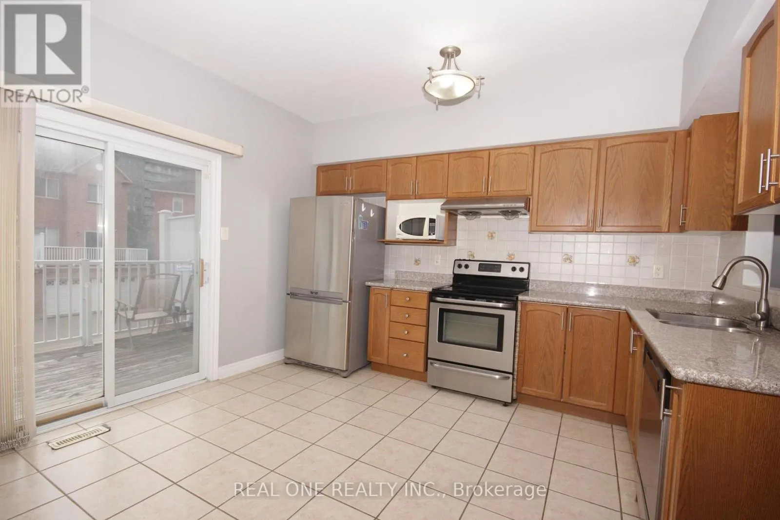 15 AZALEA GATE WAY