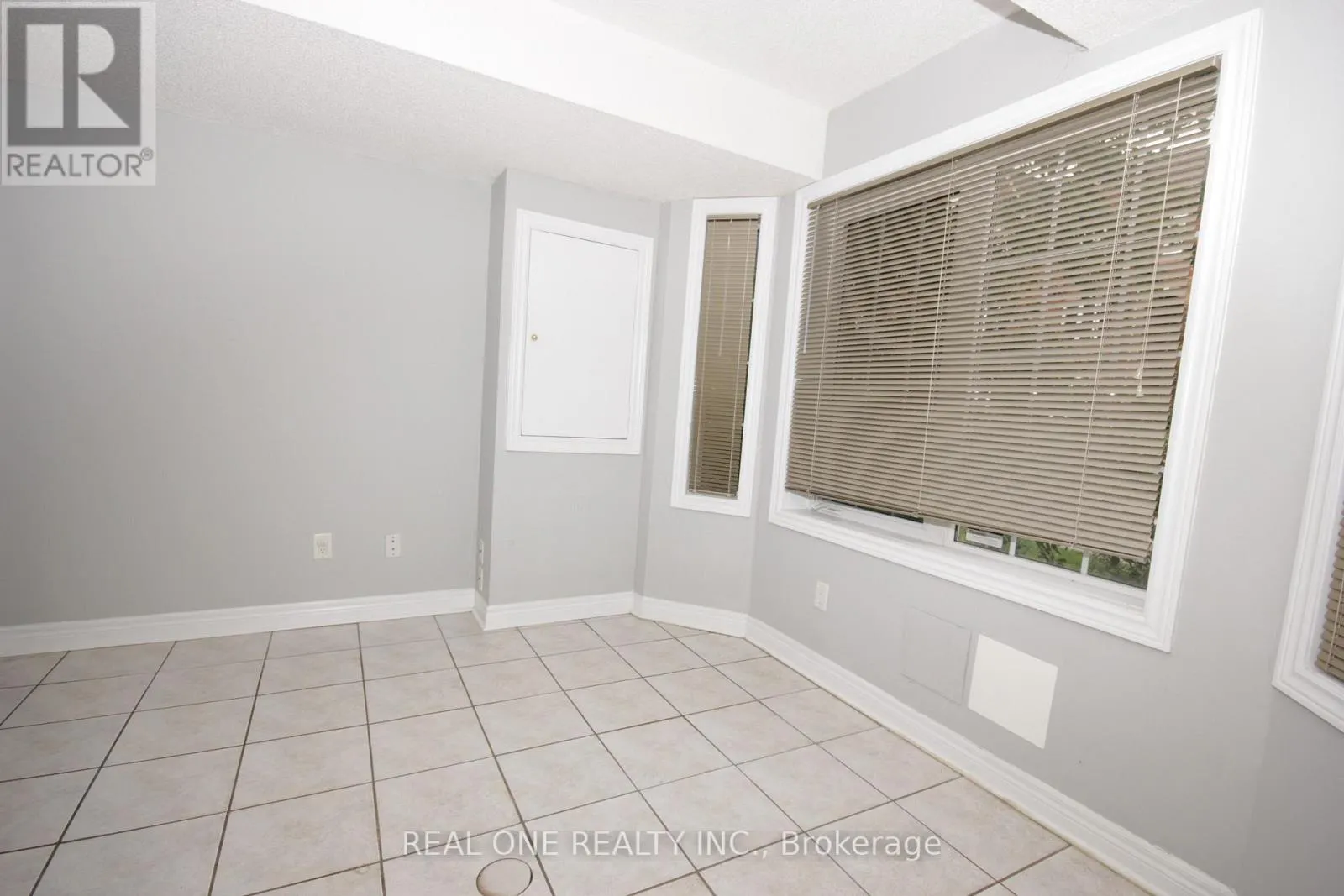 15 AZALEA GATE WAY