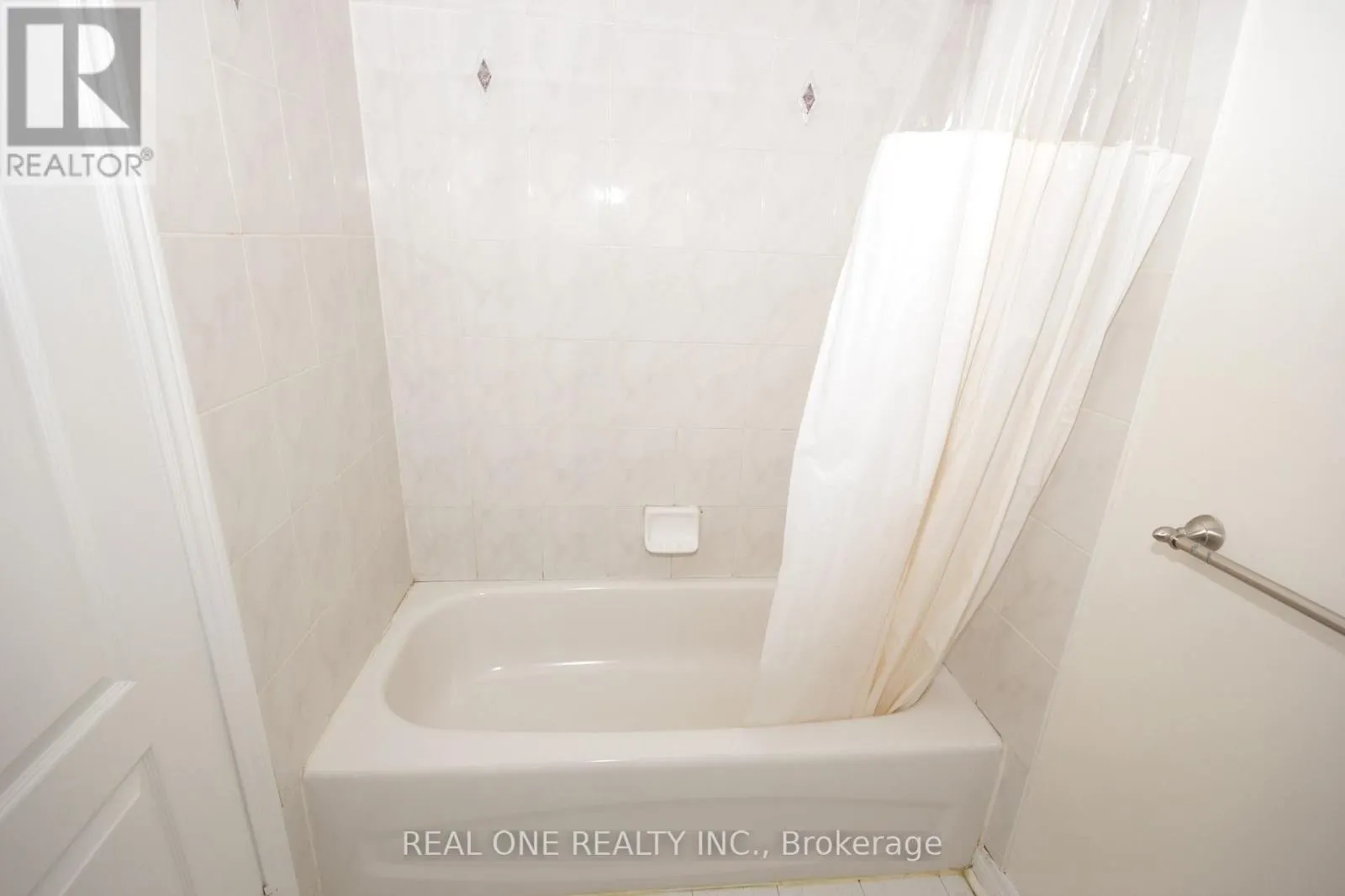 15 AZALEA GATE WAY