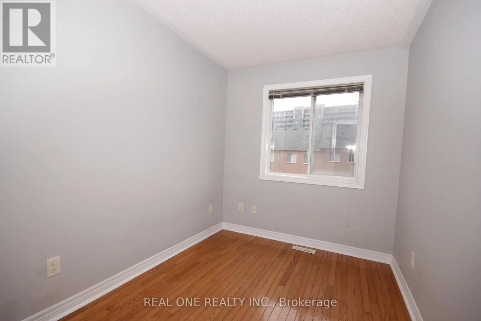 15 AZALEA GATE WAY