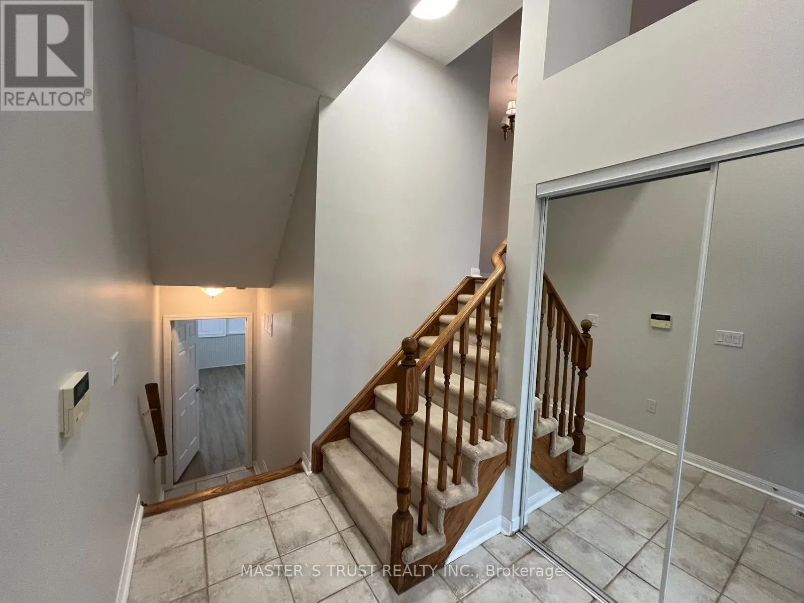 40 - 100 ELGIN MILLS ROAD W