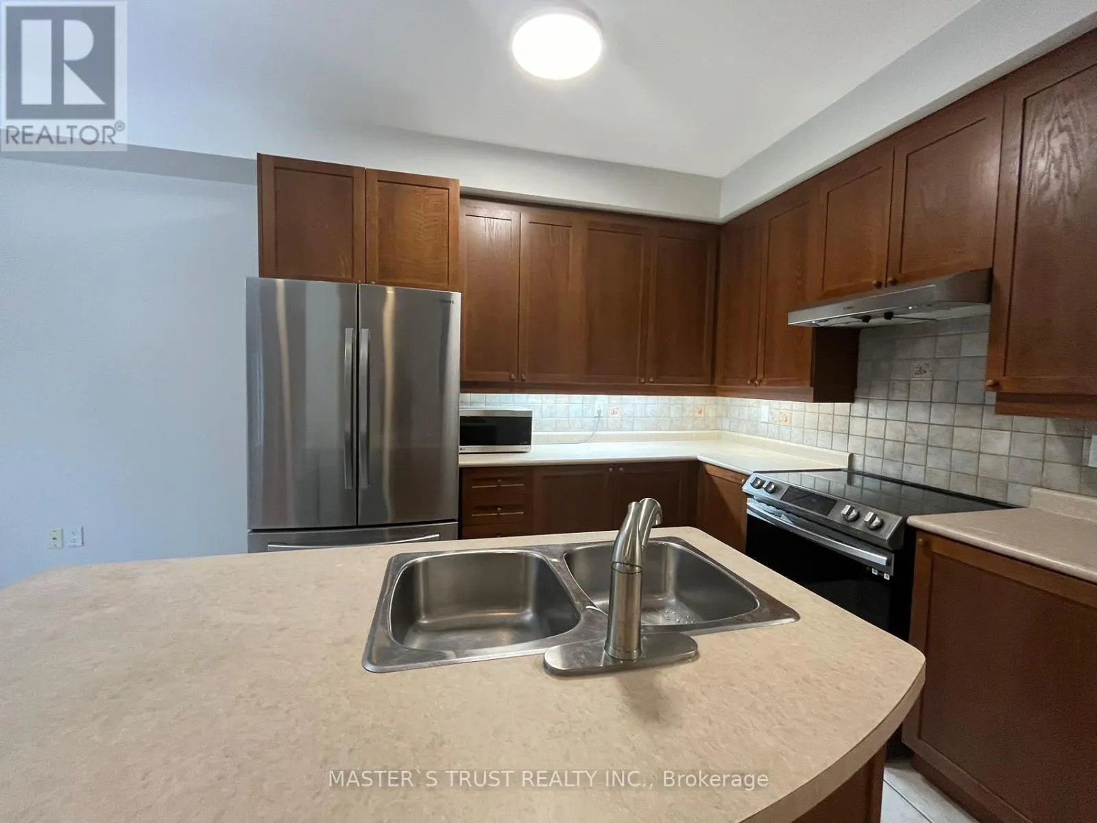 40 - 100 ELGIN MILLS ROAD W