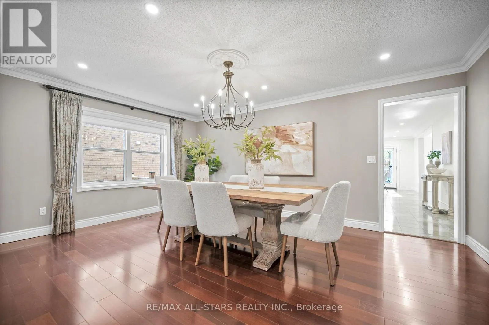 23 CHARRINGTON CRESCENT