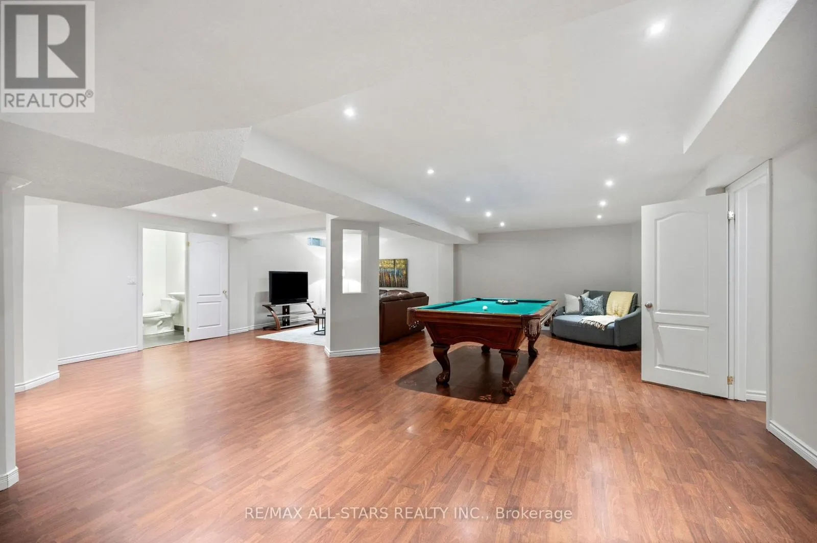 23 CHARRINGTON CRESCENT