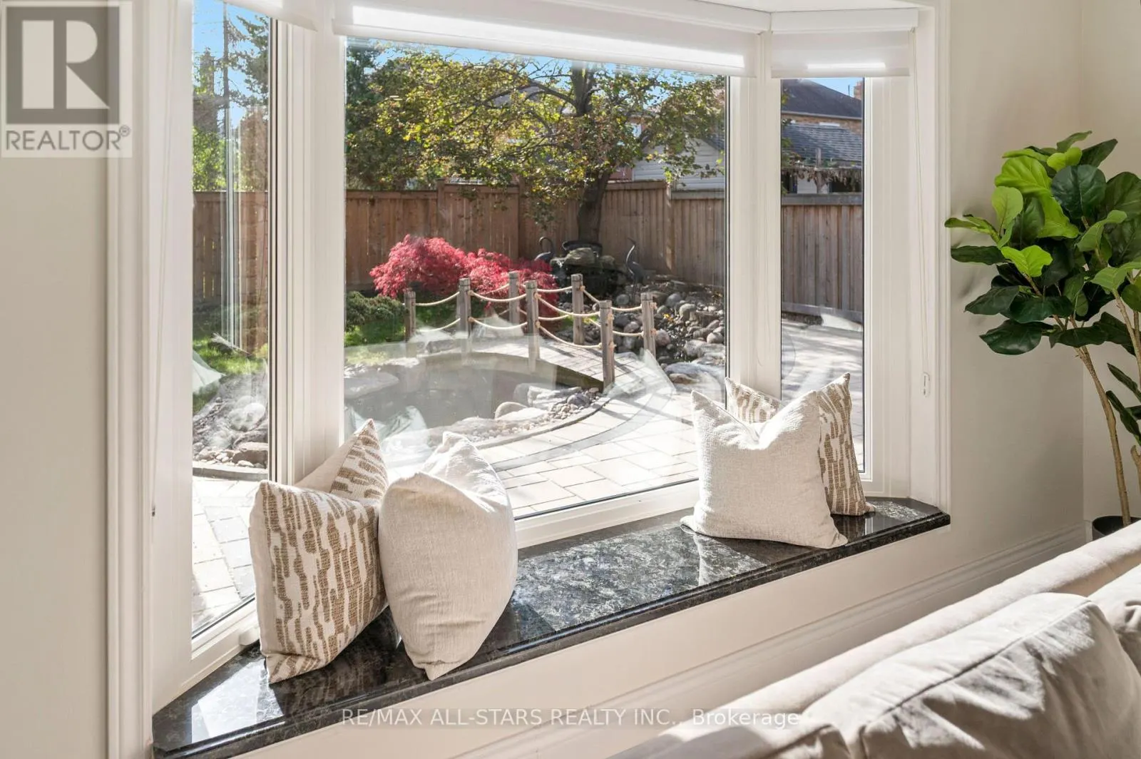 23 CHARRINGTON CRESCENT